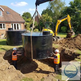   7.6.2.<> 10 m3-es PE. BASIC, mûanyag szennyvíz tartály, lépésálló tetõvel